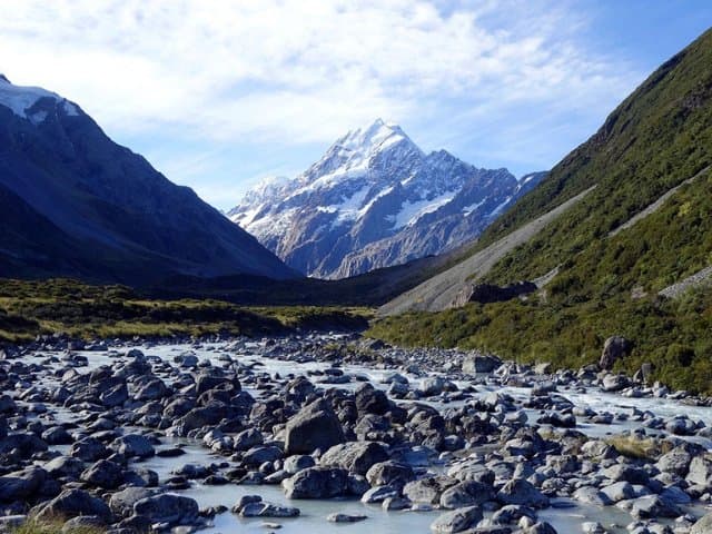 Christchurch to Mt Cook via Lake Tekapo Small Group Tour (One Way)