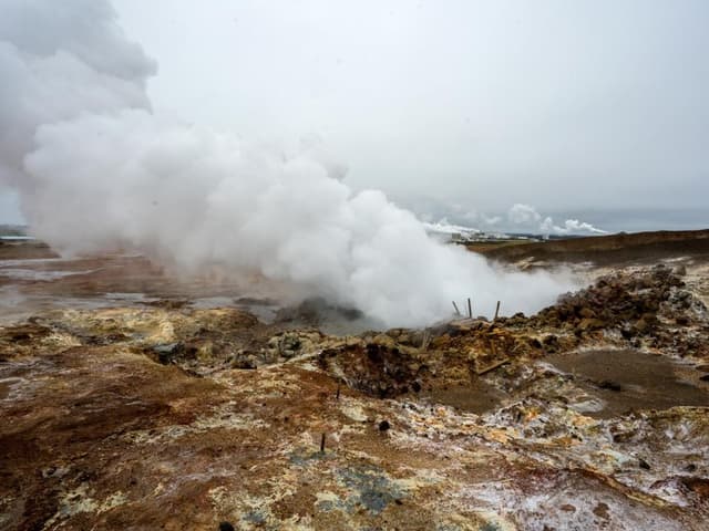 Icelandic Volcano Area Tour - Grindavík Town, Reykjanes Lava Fields and Hot Springs