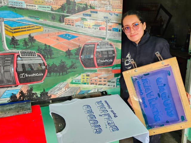 Urban Canvas: The Ciudad Bolívar Experience with silk-screen printing | Bogotá